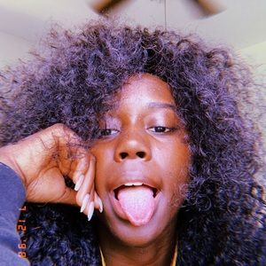 Meet your Posher, Alexus